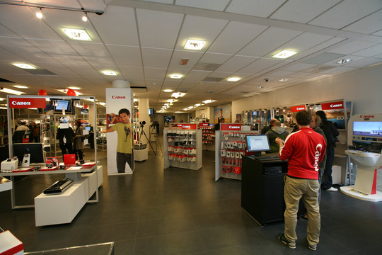 CanonStore1-540x360