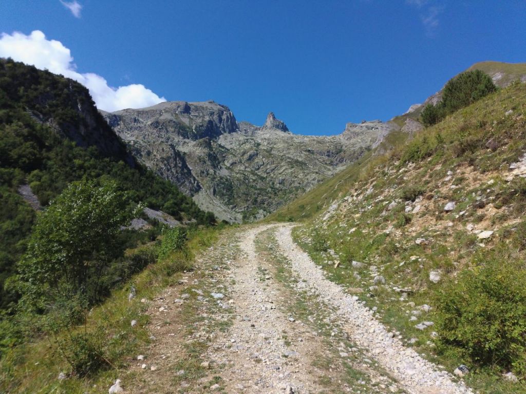 Rocca dell'Abisso: paesaggio montano nelle Alpi Marittime