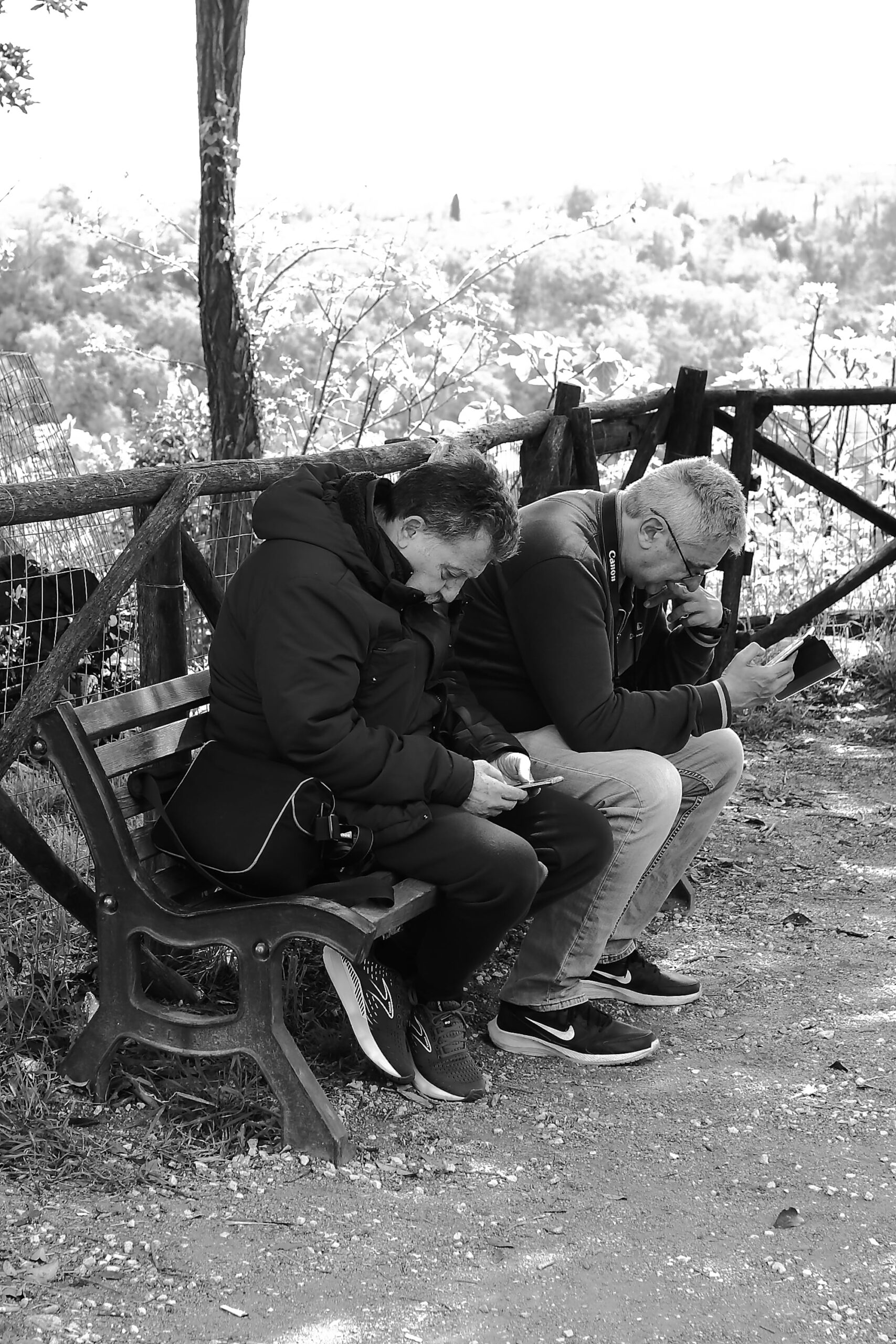 Grandissimi Amici: pausa, complicità e bianco e nero tra tre protagonisti