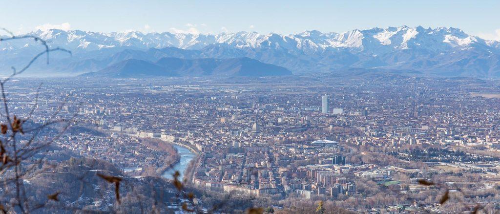 Panorama di Torino e Alpi dalla collina di Superga